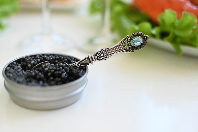 Caviar : comment bien déguster ce mets de haute qualité ?